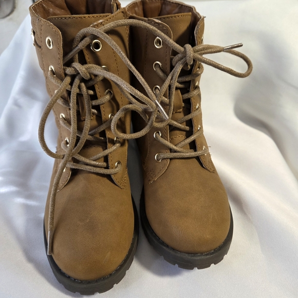 The Children's Place Girls Quilted Brown Boots Sz. 1 - Picture 2 of 7